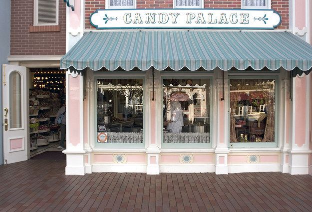 Aromatizantes de Main Street en Disney, un detalle oculto que enriquece la experiencia mágica.