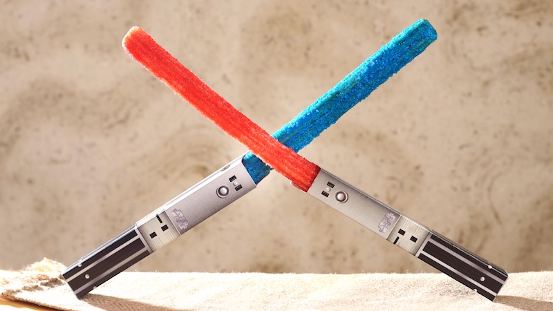 Lightsaber Churro con salsa de chocolate para May the 4th 2026 en Disney's Hollywood Studios